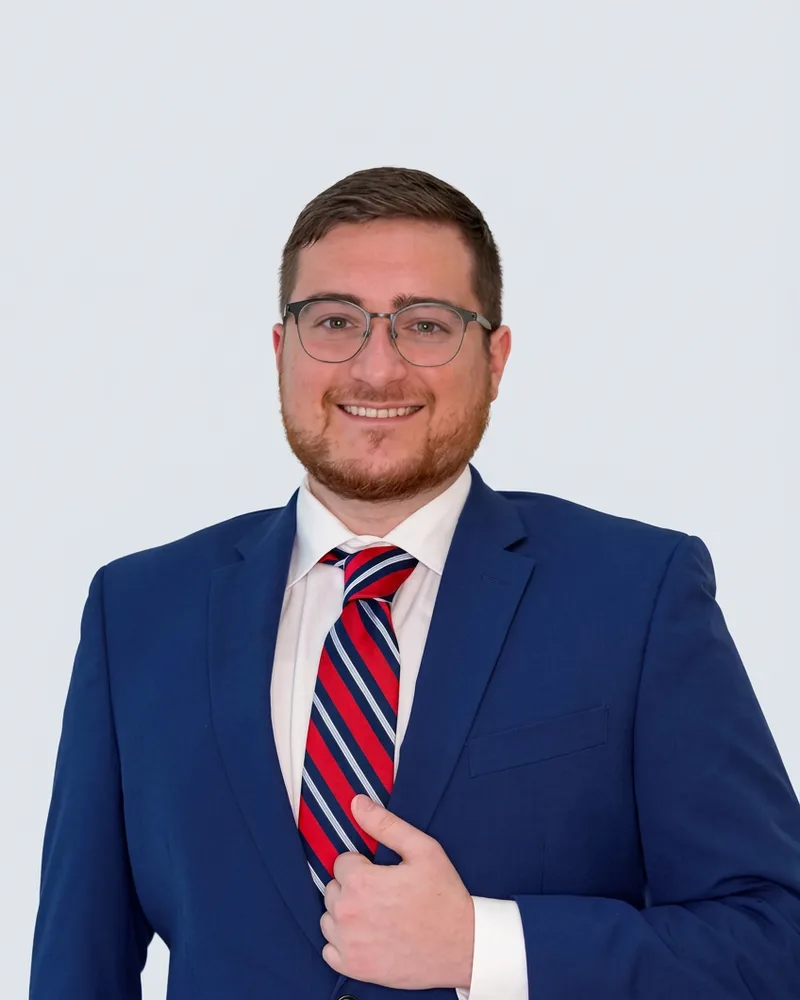 Ryan Weismark, Associate